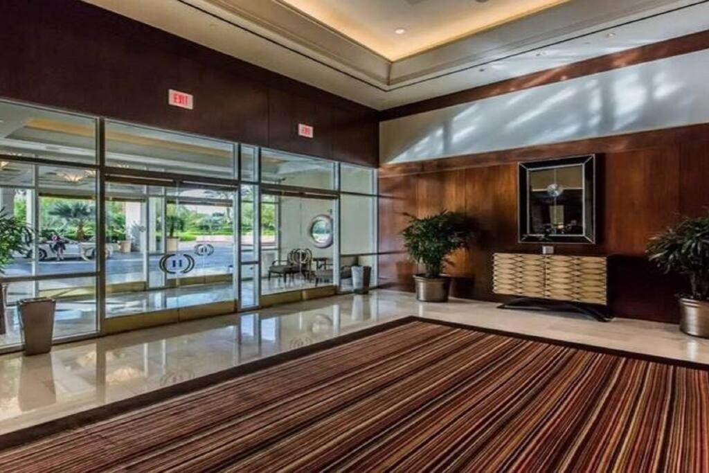 Save At Mgm * No Fees * Strip View * 1911 Apartment